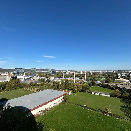 Three Towers With Beautiful View And Parking! Apartment Братислава Екстериор снимка