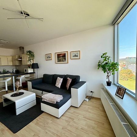Three Towers With Beautiful View And Parking! Apartment Братислава Екстериор снимка