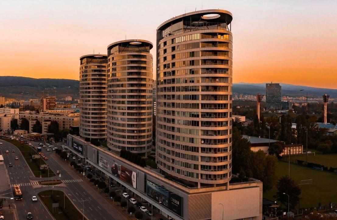 Three Towers With Beautiful View And Parking! Apartment Братислава Екстериор снимка