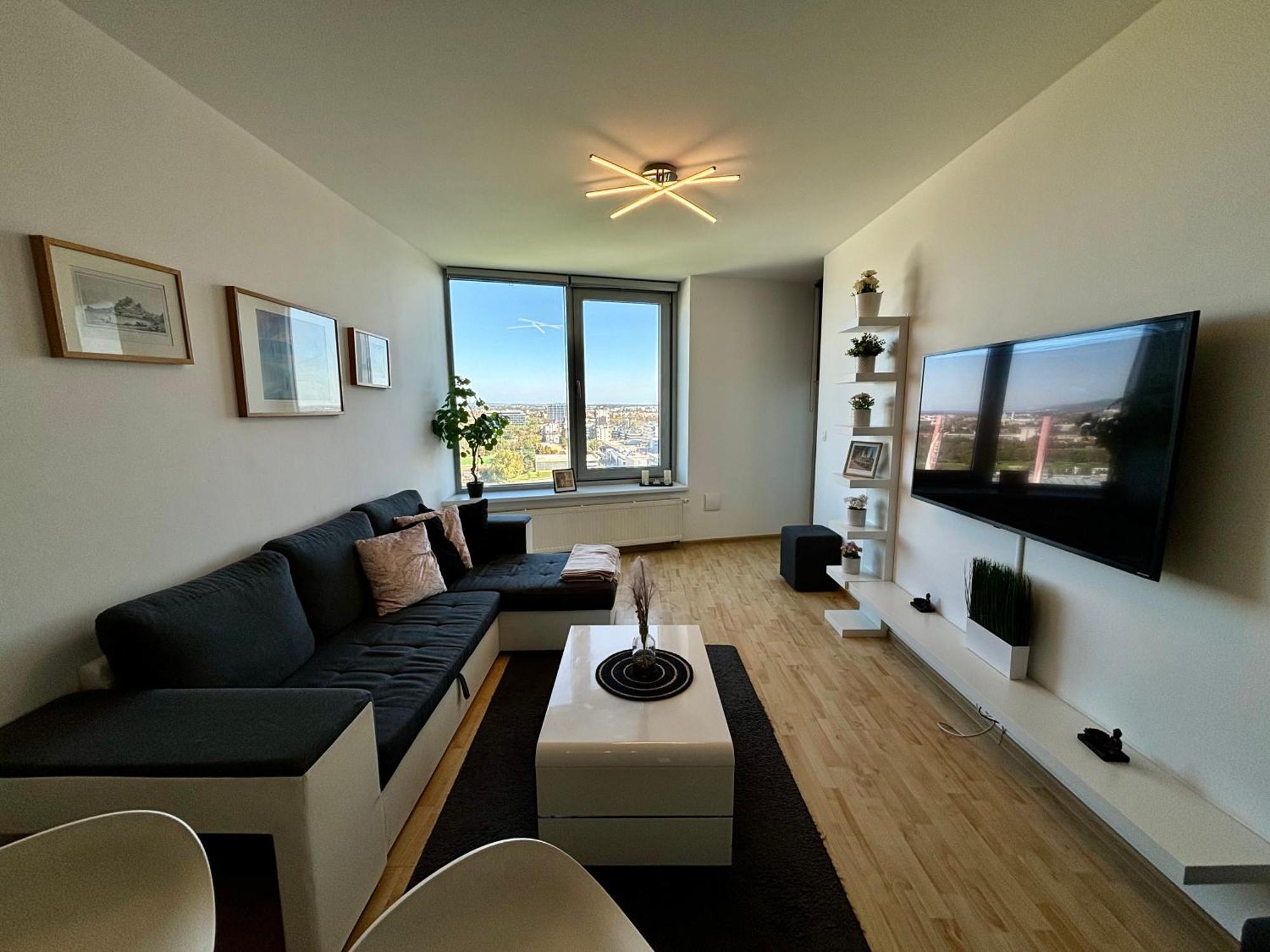Three Towers With Beautiful View And Parking! Apartment Братислава Екстериор снимка