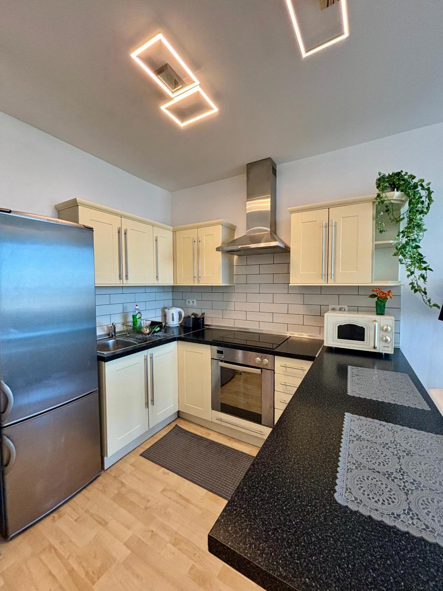 Three Towers With Beautiful View And Parking! Apartment Братислава Екстериор снимка