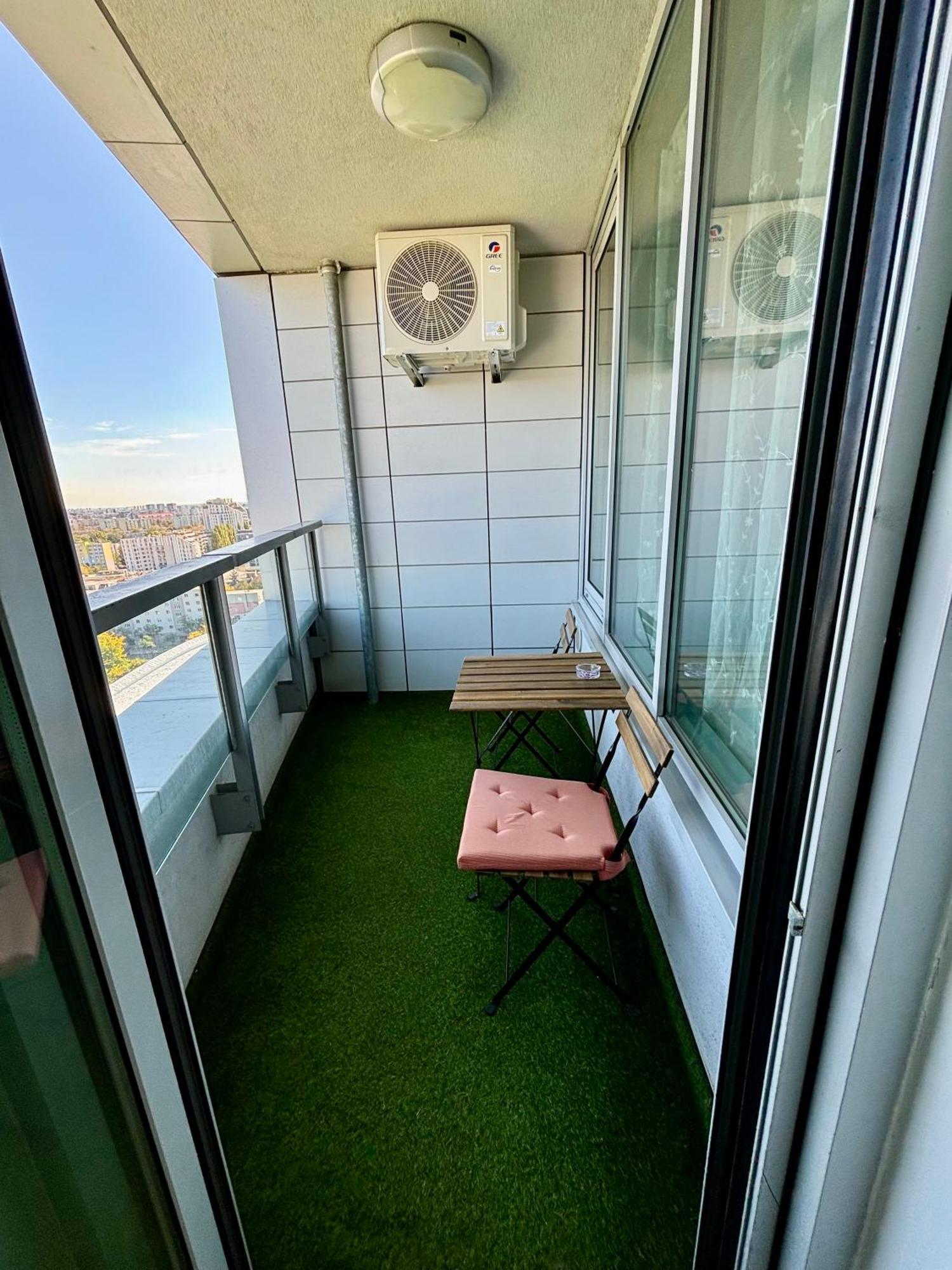 Three Towers With Beautiful View And Parking! Apartment Братислава Екстериор снимка